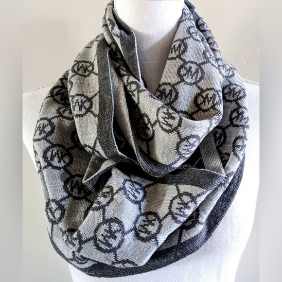 Michael Kors Two Tone Monogram Reversible Sweater Knit Infinity Unisex Scarf - Picture 1 of 7